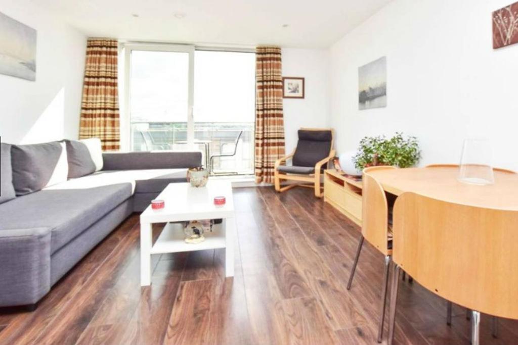 New Stylish 1 Bedroom Flat Stunning Balcony Views Brentford Luaran gambar