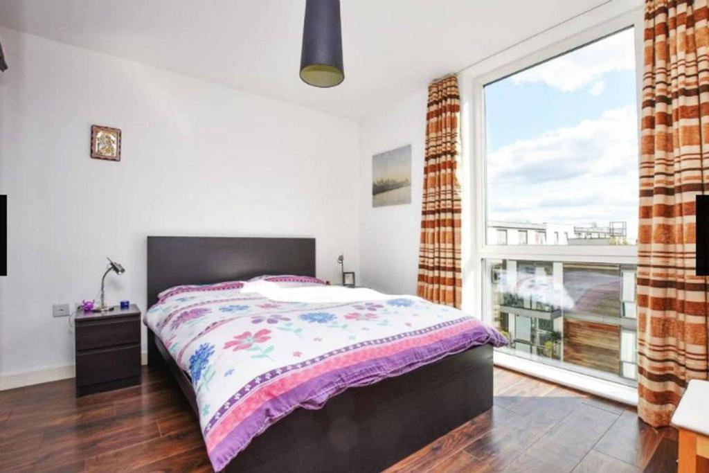 New Stylish 1 Bedroom Flat Stunning Balcony Views Brentford Luaran gambar